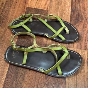 Kohl’s lime green leather strappy sandals w rubber soles, very comfortable sz8.5